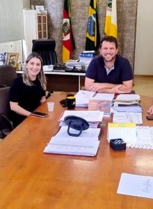 Prefeito em exercício de Três Passos recebe comitiva de Esperança do Sul