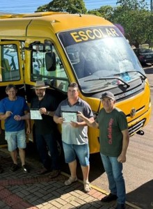 Novos micro-ônibus reforçam a frota da Secretaria de Educação de Tiradentes do Sul