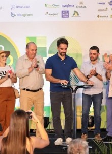 ExpoAgro Cotricampo homenageia 70 entidades e empresas em Campo Novo