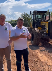 Avanço na infraestrutura: Motoniveladora já está em ação em Esperança do Sul