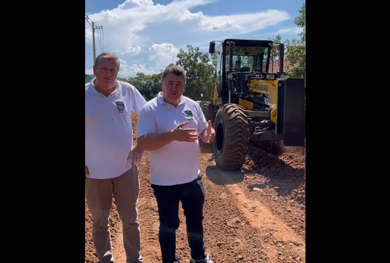 Avanço na infraestrutura: Motoniveladora já está em ação em Esperança do Sul