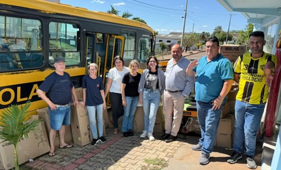 Investimento na Educação em Tiradentes do Sul: Entrega de materiais e equipamentos às escolas municipais