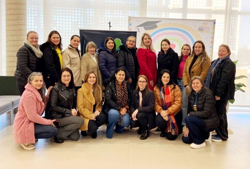 Educação de Três Passos marca presença no 1° Fórum Regional de Alfabetização