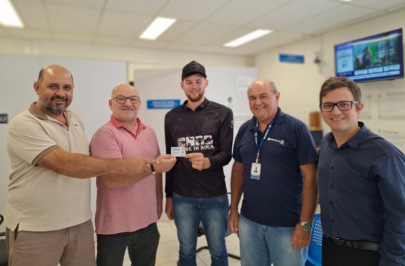 Realizada a primeira entrega do cartão do Programa Terra Forte em Tiradentes do Sul