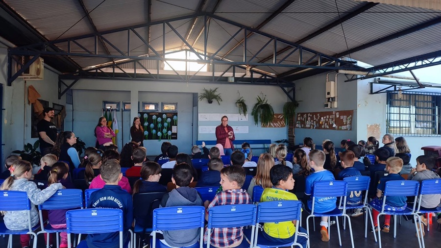 Projeto Cante e Encante amplia atuação e chega às escolas do campo de Três Passos