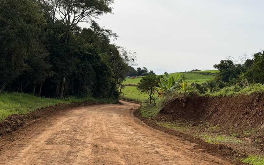 Secretaria de Obras e Viação conclui melhorias nas estradas de Tiradentes do Sul