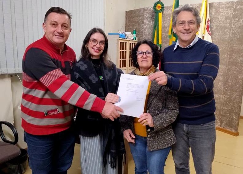 Projeto “O Livro Vai à Empresa” é apresentado à Administração Municipal de Três Passos