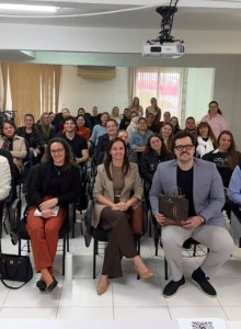 Psicólogas de Tiradentes do Sul participam de encontro da rede de atenção psicossocial da 2ª CRS