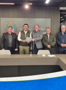 Prefeito Sandri participa de audiência da Amuceleiro e reforça pedido de recuperação da RS-207