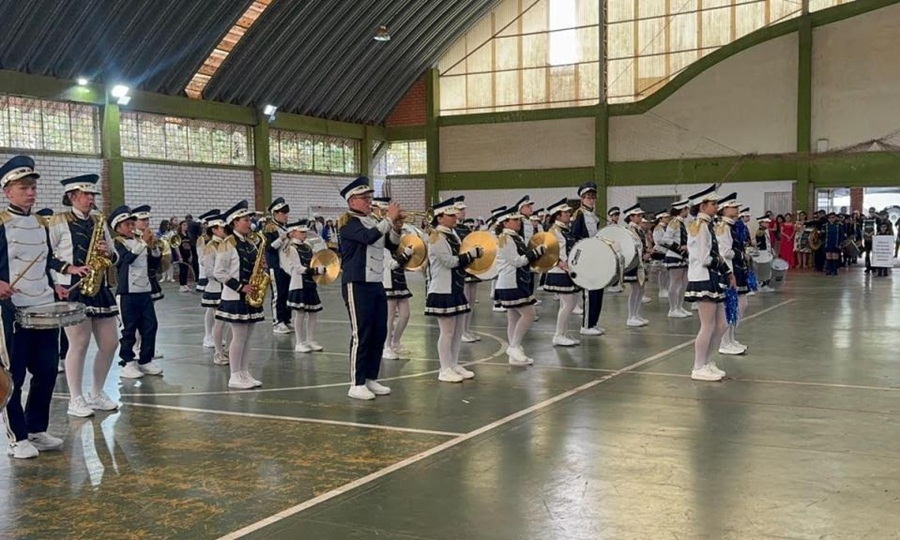 Banda Marcial da Escola Municipal Cívico-Militar João Padilha do Nascimento é destaque