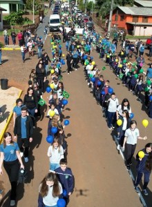Desfile Cívico de Esperança do Sul é marcado por grande participação da comunidade