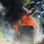 Ônibus que transportava 15 passageiros é destruído por incêndio em El Soberbio